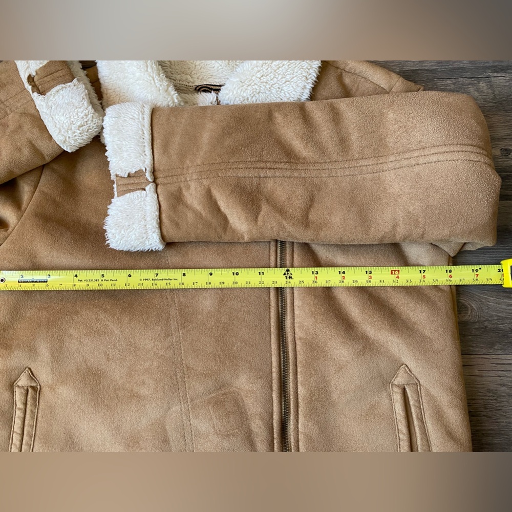 Old Navy Girl’s Tan Sherpa Jacket Size XL (14) - Picture 2 of 7